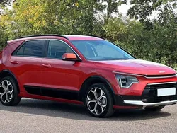Red Used 2023 Kia Niro 3 SUV | £24,795 (Expensive)
