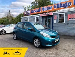 Turquoise Used 2012 Toyota Yaris Hatchback | £4,995 (Fair price)