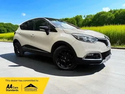 Cream/black Used 2016 Renault Captur Signature SUV | £8,295 (Fair price)
