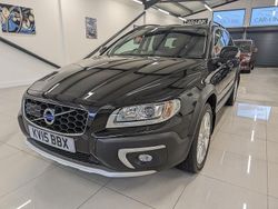 Black sapphire Used 2015 Volvo XC70 SE Lux SUV | £16,995 (Fair price)