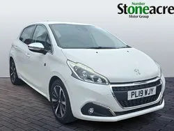 White Used 2019 Peugeot 208 S Hatchback | £7,495 (Fair price)