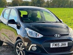 Black Used 2015 Hyundai i10 Premium Hatchback | £5,750 (Fair price)