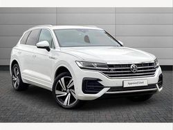 White Used 2019 VW Touareg R-line SUV | £29,127 (Fair price)