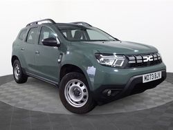 Green Used 2023 Dacia Duster Essentiel SUV | £13,495 (Fair price)