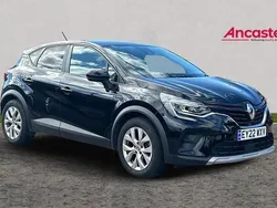Black Used 2022 Renault Captur Iconic SUV | £15,995 (Fair price)
