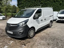 White Used 2014 Vauxhall Vivaro Van | £3,994 (Good price)