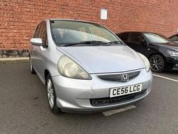 Silver Used 2006 Honda Jazz SE Hatchback | £2,500 (Fair price)