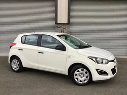 White Used 2014 Hyundai i20 Classic Hatchback | £3,750 (Fair price)