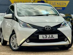 White Used 2014 Toyota Aygo x-press Hatchback | £7,395 (Fair price)
