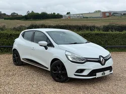 White Used 2017 Renault Clio IV Dynamique Hatchback | £10,970 (Fair price)