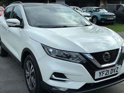 White Used 2020 Nissan Qashqai N-Connecta SUV | £15,995 (Good price)