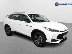 White New 2025 MG HS Trophy SUV | £22,599 (Fair price)