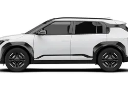 New 2025 Kia EV3 GT-Line S SUV | £41,000 (Expensive)