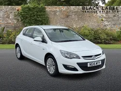 White Used 2015 Vauxhall Astra Excite Hatchback | £4,990 (Fair price)
