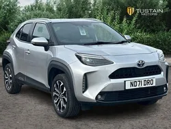 Silver Used 2021 Toyota Yaris Hybrid Design SUV | £19,999 (Good price)