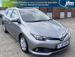 Silver fresco grey met Used 2016 Toyota Auris Business Edition Estate | £7,950 (Fair price)