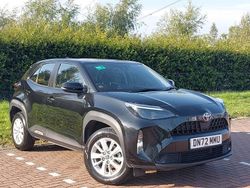 Black Used 2022 Toyota Yaris Hybrid Estate | £18,298 (Good price)