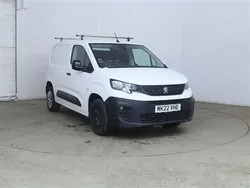 White Used 2022 Peugeot Partner Premium MPV | £9,000 (Fair price)
