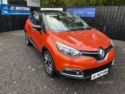 Red/black Used 2016 Renault Captur Signature SUV | £5,495 (A bit pricey)