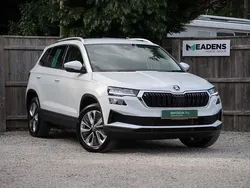 Moon white metallic Used 2025 Skoda Karoq SE SUV | £25,695 (Fair price)