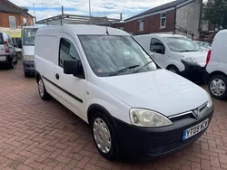 White Used 2009 Vauxhall Combo MPV | £2,495 (Good price)