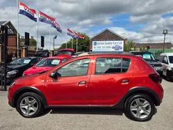 Red Used 2017 Dacia Sandero Lauréate Hatchback | £5,295 (Fair price)