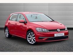 Red Used 2017 VW Golf VII SE Hatchback | £10,095 (Fair price)