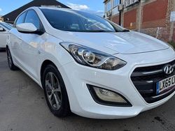 White Used 2015 Hyundai i30 SE Hatchback | £5,499 (Fair price)