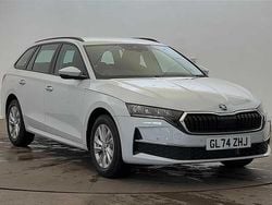 Moon white metallic New 2025 Skoda Octavia SE Technology Estate | £22,295 (Fair price)