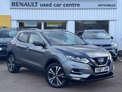 Grey Used 2017 Nissan Qashqai N-Connecta SUV | £9,995 (Fair price)