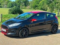 Black Used 2016 Ford Fiesta Zetec Hatchback | £3,895 (Good price)