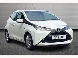 White flash Used 2017 Toyota Aygo X-play Hatchback | £5,595 (Fair price)