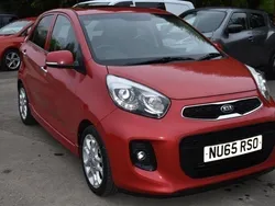 Red Used 2015 Kia Picanto 4 Hatchback | £5,490 (Fair price)