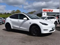 White Used 2022 Tesla Model Y Long Range SUV | £28,982 (Fair price)