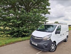 White Used 2016 Vauxhall Vivaro Van | £6,995 (Good price)