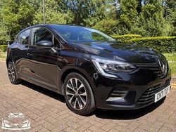 Used 2022 Renault Clio V Iconic Hatchback | £8,290 (Good price)