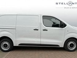 White New 2024 Citroën Dispatch MPV | £19,995 (Fair price)