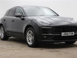 Black Used 2017 Porsche Macan SUV | £27,465 (Super price)