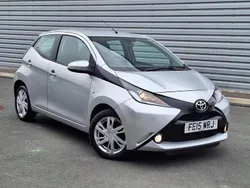 Silver Used 2015 Toyota Aygo x-press Hatchback | £3,295 (Good price)