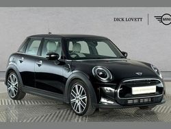 Black Used 2022 Mini Cooper Exclusive Hatchback | £20,850 (A bit pricey)