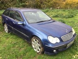 Blue Used 2006 Mercedes C320 Elegance Estate | £1,300
