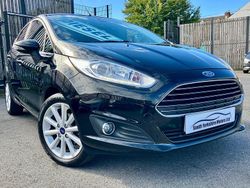 Black Used 2016 Ford Fiesta Titanium Hatchback | £5,999 (Fair price)