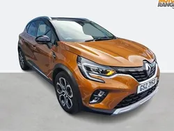 Orange/black Used 2022 Renault Captur SE SUV | £14,495 (Fair price)