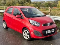 Red Used 2014 Kia Picanto 2 Hatchback | £2,495 (Super price)