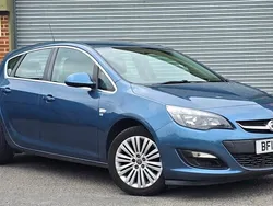 Blue Used 2014 Vauxhall Astra Excite Hatchback | £2,950 (Good price)