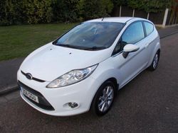 White Used 2011 Ford Fiesta Zetec Hatchback | £2,290 (Fair price)