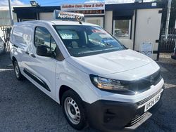 White Used 2024 Vauxhall Combo MPV | £14,500 (Fair price)