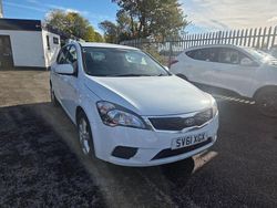 White Used 2011 Kia Ceed 2 Hatchback | £2,199 (Fair price)