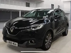 Cream/black Used 2016 Renault Captur Dynamique SUV | £7,595 (Good price)