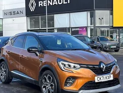 Orange/black Used 2021 Renault Captur Version S SUV | £15,830 (Fair price)